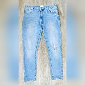 Size W34 L30 ASOS Design Distressed Light Wash Jeans